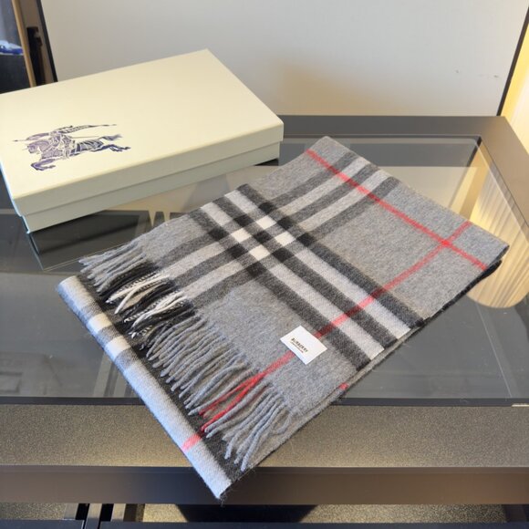 Burberry scarf - Picture 2 of 4